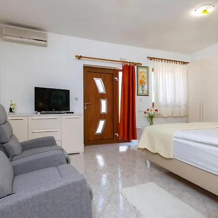 Oliva Apartment *
